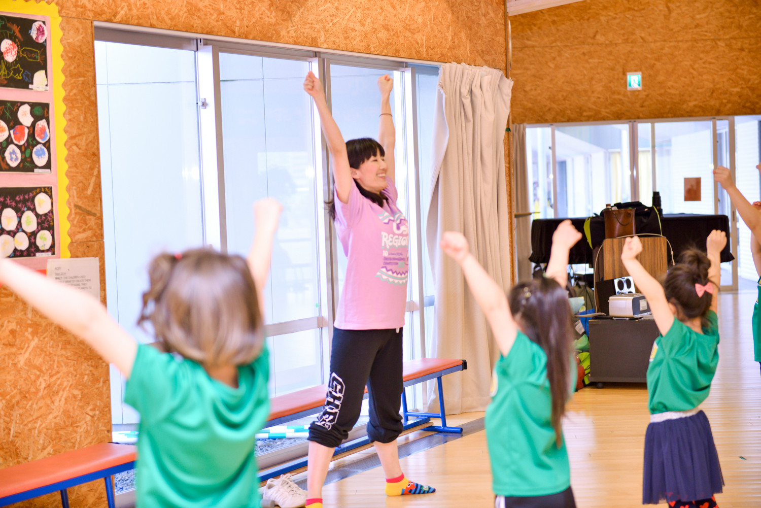 インストラクター