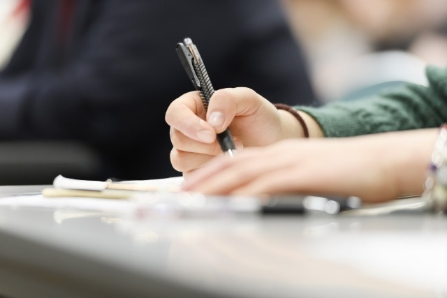 講習会に参加する